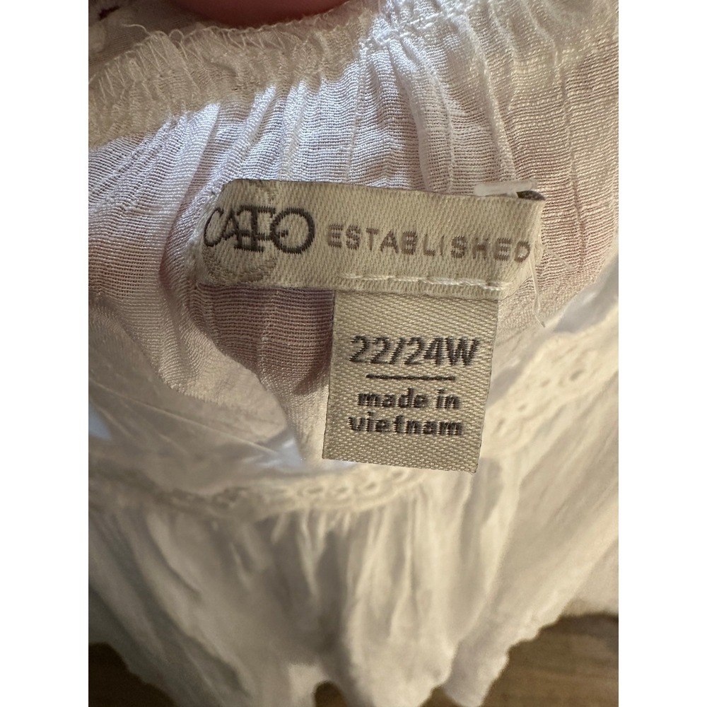 Cato Womans Embroidered Top Size 22/24W Flowy Beachy Travel Boho Office Church - Picture 3 of 12